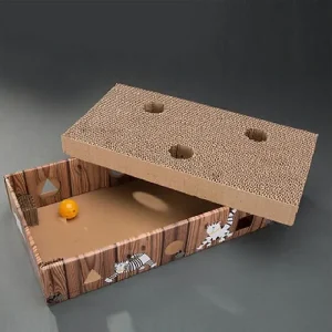 Rascador interactivo con pelotas